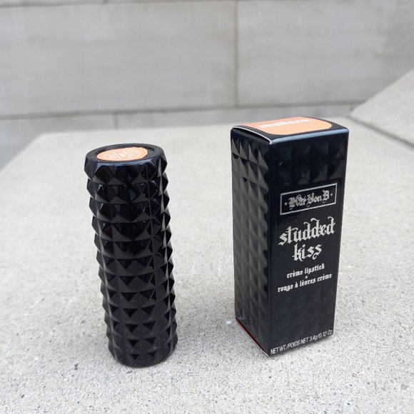 Kat von D , KVD Other - Kat Von D, KVD  Studded Kiss Creme Lipstick MUÑECA  RETIRED  3.4 g NWB